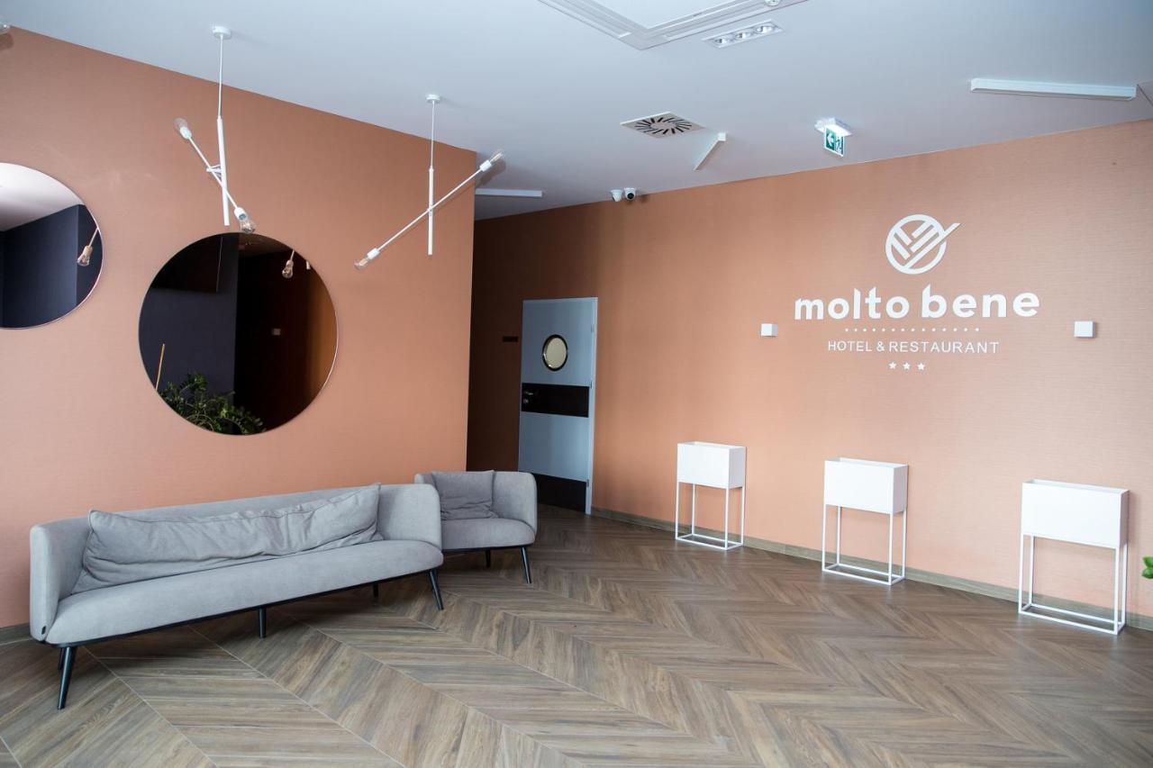 Molto Bene Hotel & Restaurant Skorcz Exterior foto