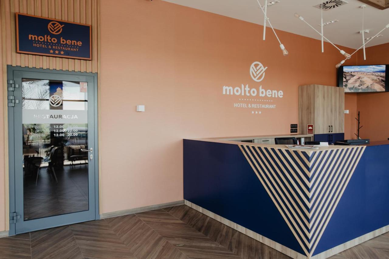 Molto Bene Hotel & Restaurant Skorcz Exterior foto